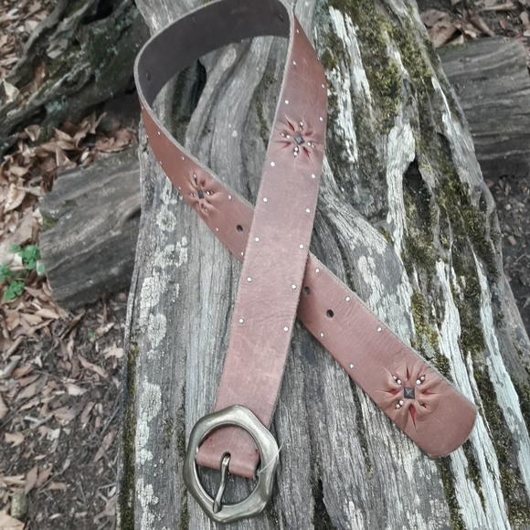 Genuine Leather Belt Metal Studs  Embellished Distressed Cut Out Sunflower 31-34 - Picture 10 of 16